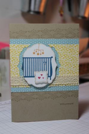 Grußkarte zur Geburt mit Babybett aus dem Stempelset Familienzuwachs, gebastelt mit Produkten, Stempeln und Stanzen von Stampin\' Up!